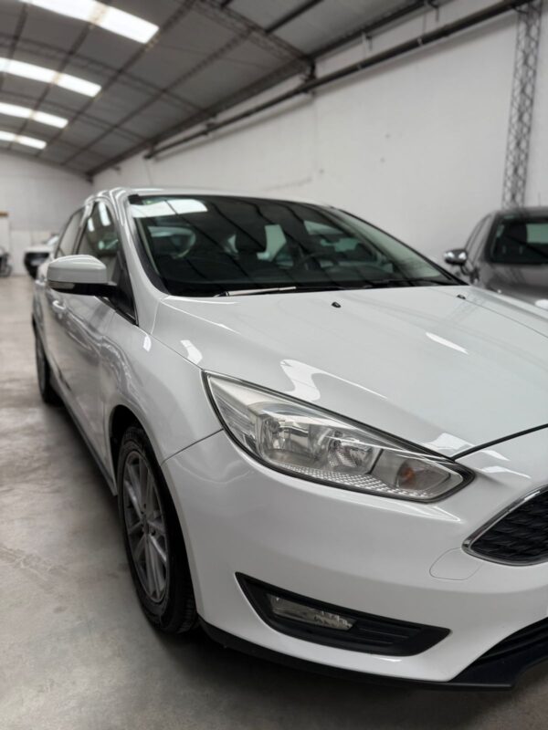 Ford Focus III S - Image 2