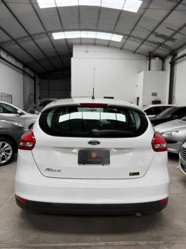 Ford Focus III S - Image 6