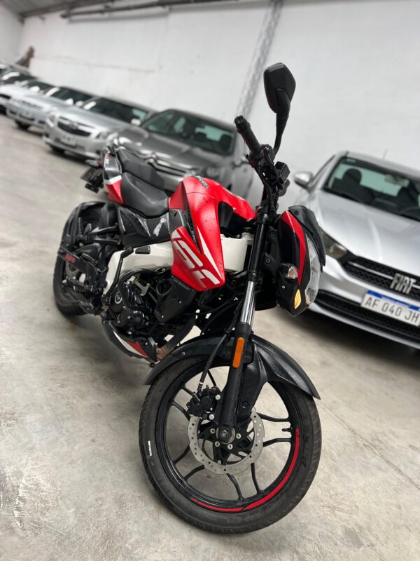 Bajaj Rouser