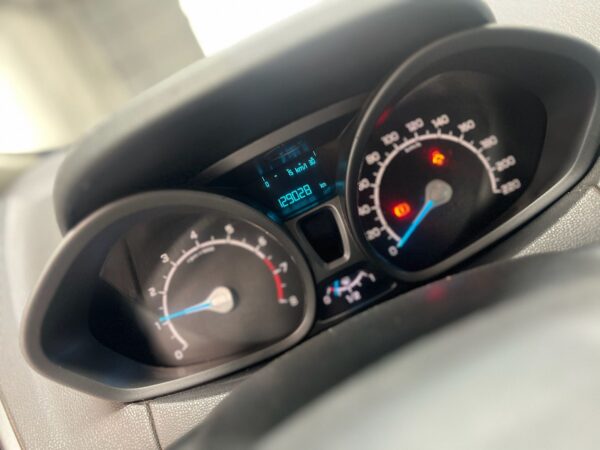 Ford EcoSport SE 1.6 - Image 4