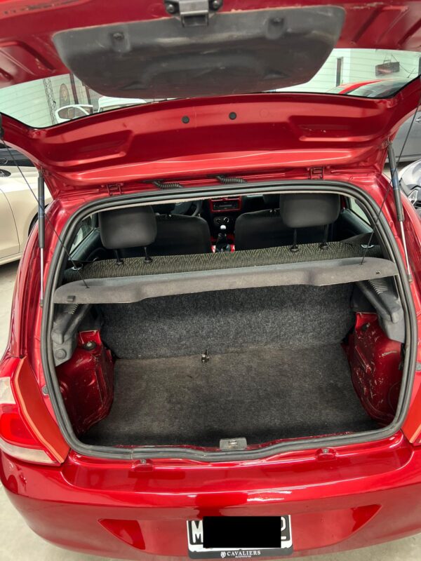 Renault Clio - Image 2
