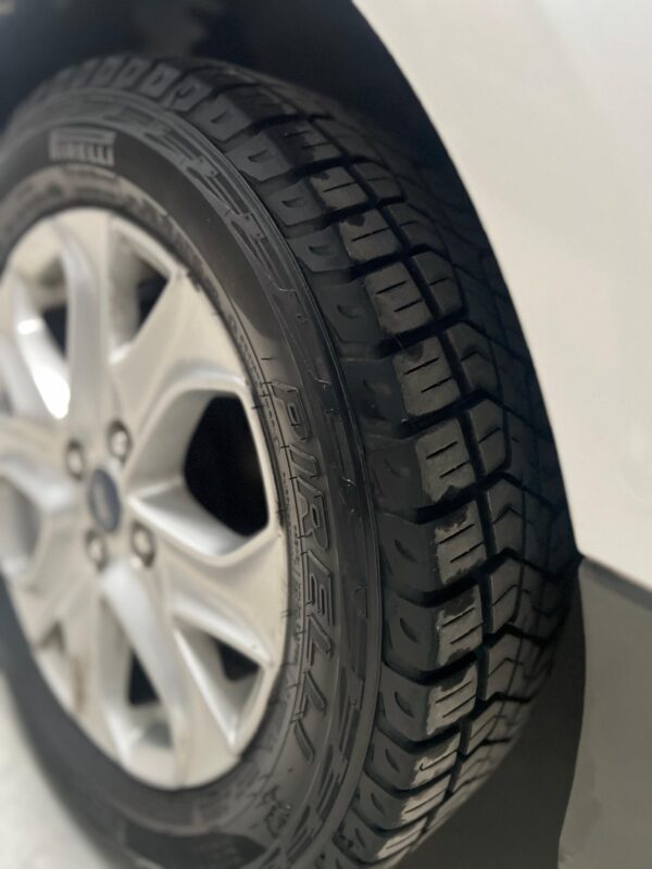 Ford EcoSport Titanium - Image 4