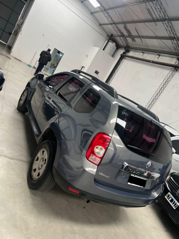 Renault Duster 4x2 - Image 2