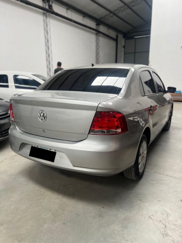 Volkswagen Voyage - Image 2