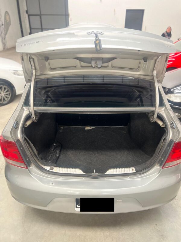 Volkswagen Voyage - Image 4