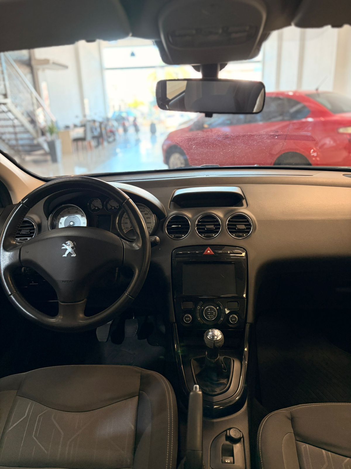 PEUGEOT 308 ALLURE 1.6 - MODELO 2017 - Image 3